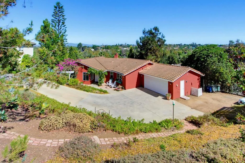 2202 Crest Hill Lane, Fallbrook, CA 92028 - Photo 4 of 50, Fallbrook, CA