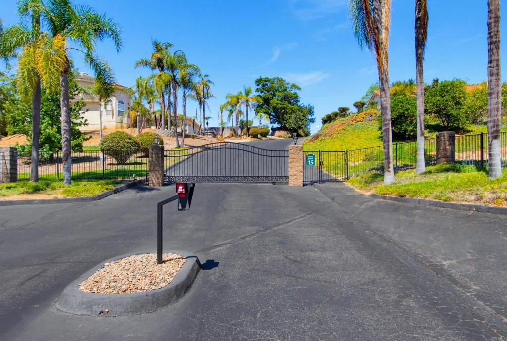 https://cdn.realtyfeed.com/cdn/127/306783050/b76b0f4b383b7ba89727de56b9c02898.webp