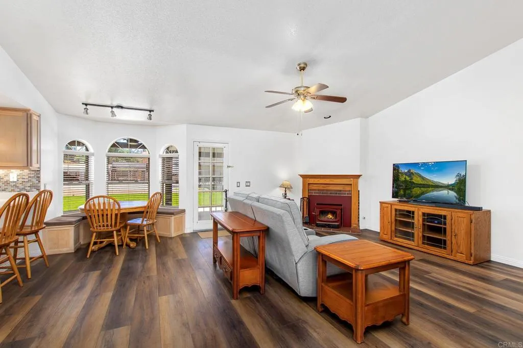 https://cdn.realtyfeed.com/cdn/127/306783069/0f51b00ea202e31038d257540d6dd5d7.webp
