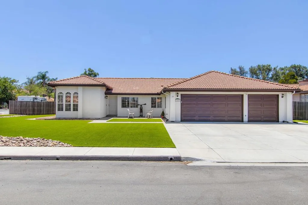 https://cdn.realtyfeed.com/cdn/127/306783069/1bf2fc620ed474bb3f958642bd55f9c0.webp