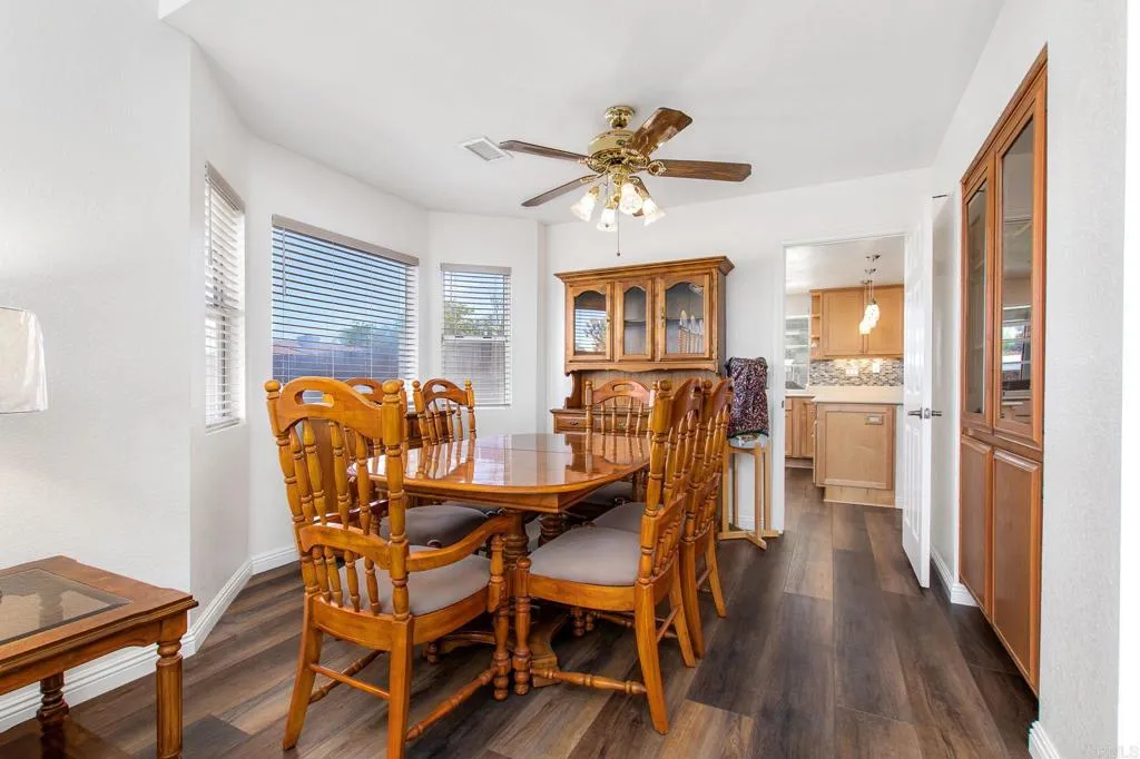 https://cdn.realtyfeed.com/cdn/127/306783069/20148032df2f26f5d4cfd0ceef9166bf.webp