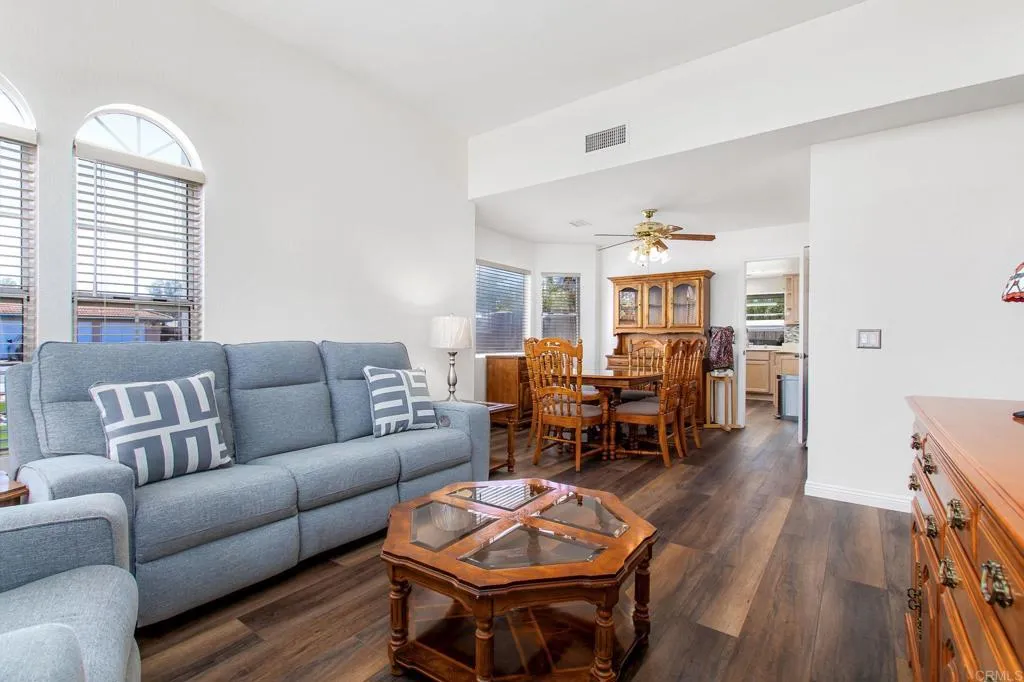 https://cdn.realtyfeed.com/cdn/127/306783069/622459a0a932f238a0d68cb88d250b79.webp