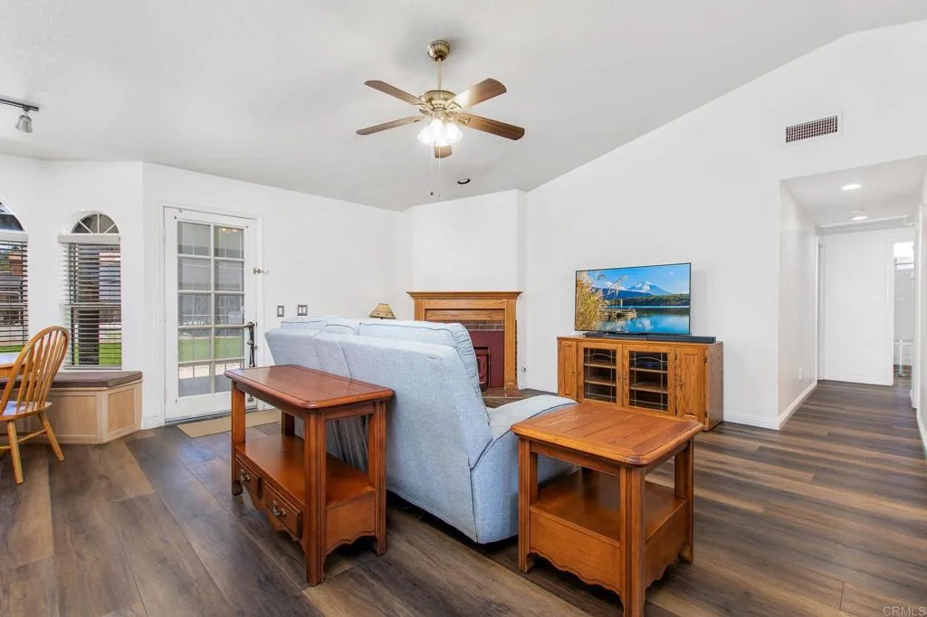 https://cdn.realtyfeed.com/cdn/127/306783069/71106a0e419d0272c67419f1b59878b8.webp