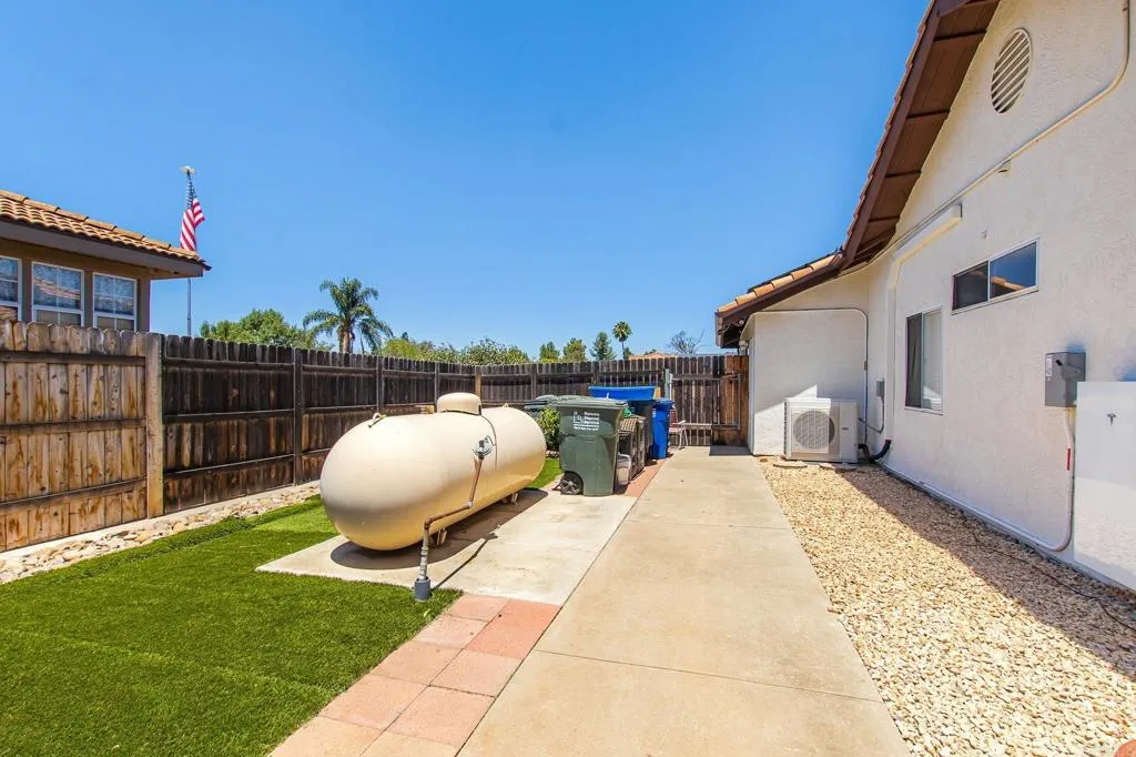 https://cdn.realtyfeed.com/cdn/127/306783069/aaa760814921665888ae0d68dd7b829c.webp