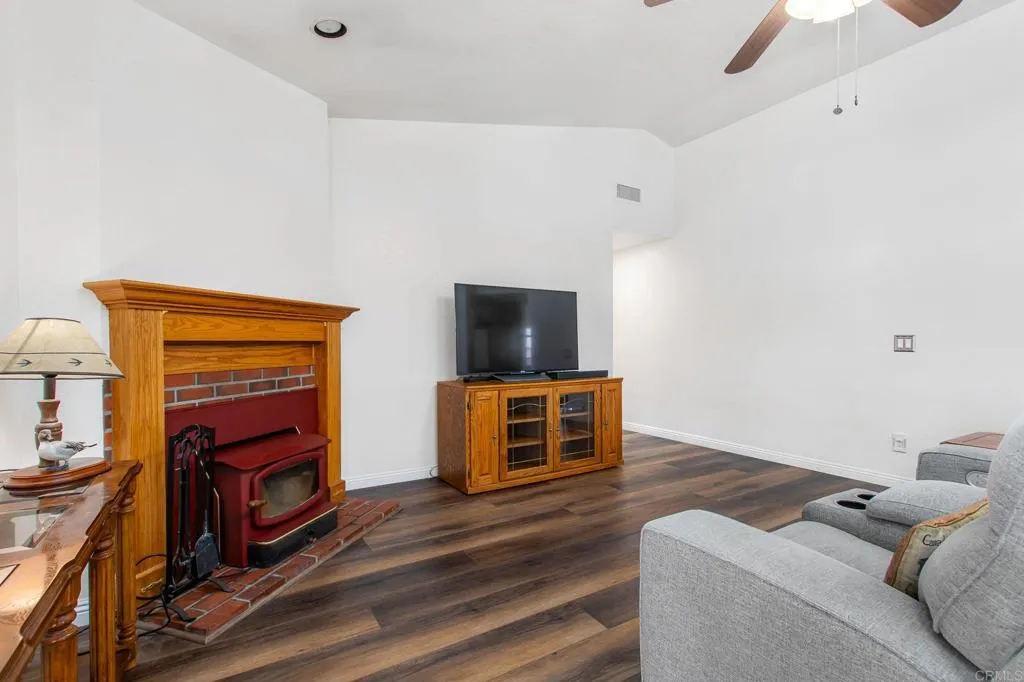https://cdn.realtyfeed.com/cdn/127/306783069/bacdd4b720dbb7c90f406f5b5a4242b1.webp