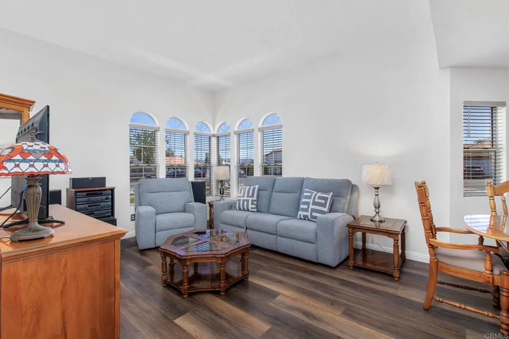 https://cdn.realtyfeed.com/cdn/127/306783069/bc1aef60ee84cffd19ff3b3def6b4865.webp