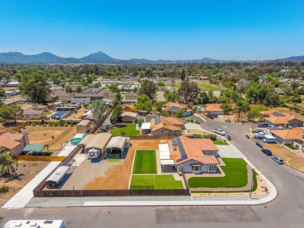 https://cdn.realtyfeed.com/cdn/127/306783069/c0461ee4a8504f29f9d6a16e641e635e.webp