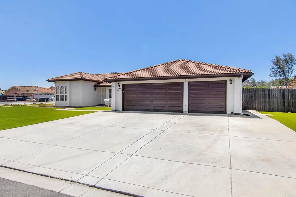 https://cdn.realtyfeed.com/cdn/127/306783069/c5d997fce527e45fc3be222b6281a3c9.webp