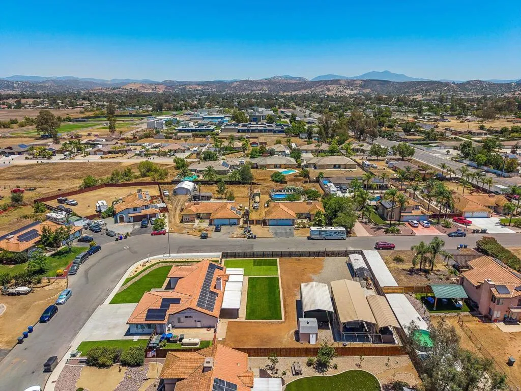 https://cdn.realtyfeed.com/cdn/127/306783069/c8b9e7591217c9836f61892b13a08619.webp