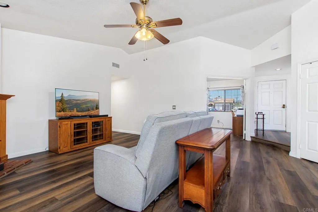 https://cdn.realtyfeed.com/cdn/127/306783069/d1a29dcae734b2c07344d49a7312e1bc.webp