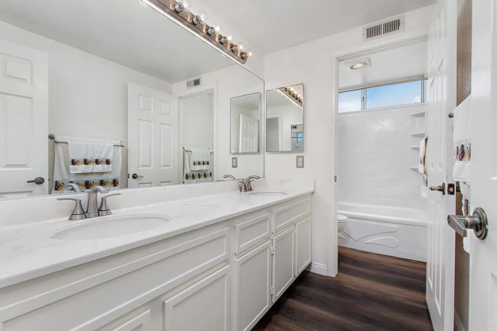https://cdn.realtyfeed.com/cdn/127/306783069/d73ce0e9352ef4b363a331dd10b5a967.webp