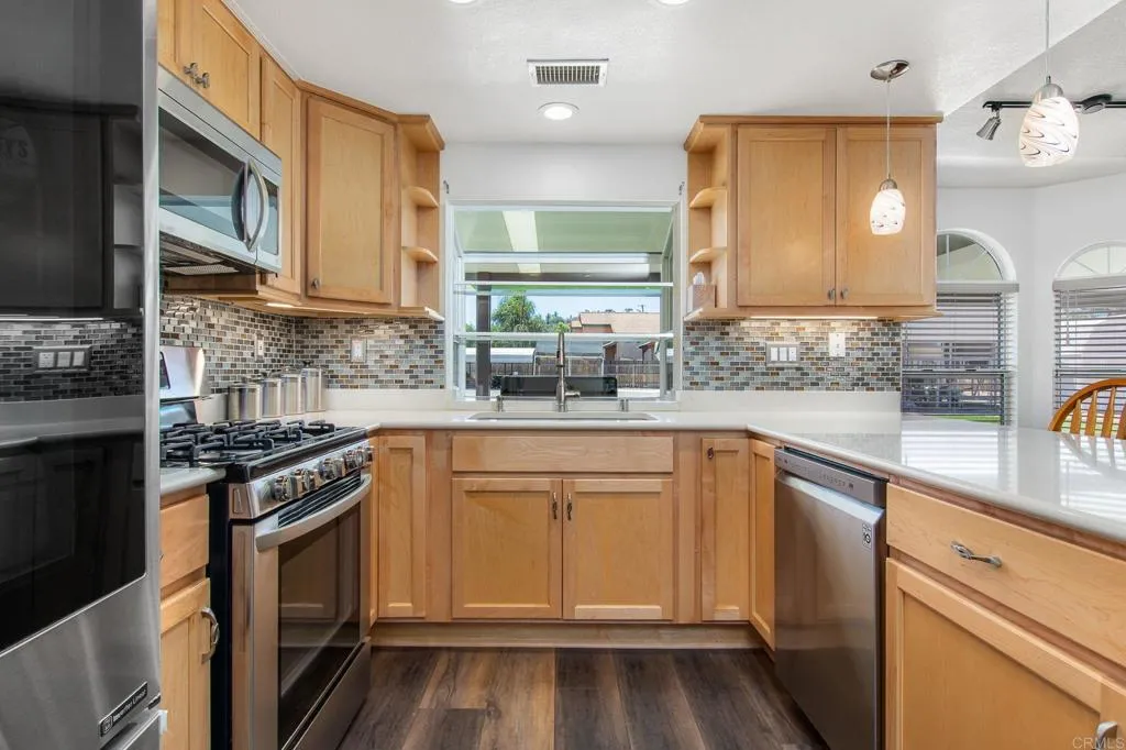 https://cdn.realtyfeed.com/cdn/127/306783069/e59d758c8b7a10c0ee1491d0d7eff52c.webp
