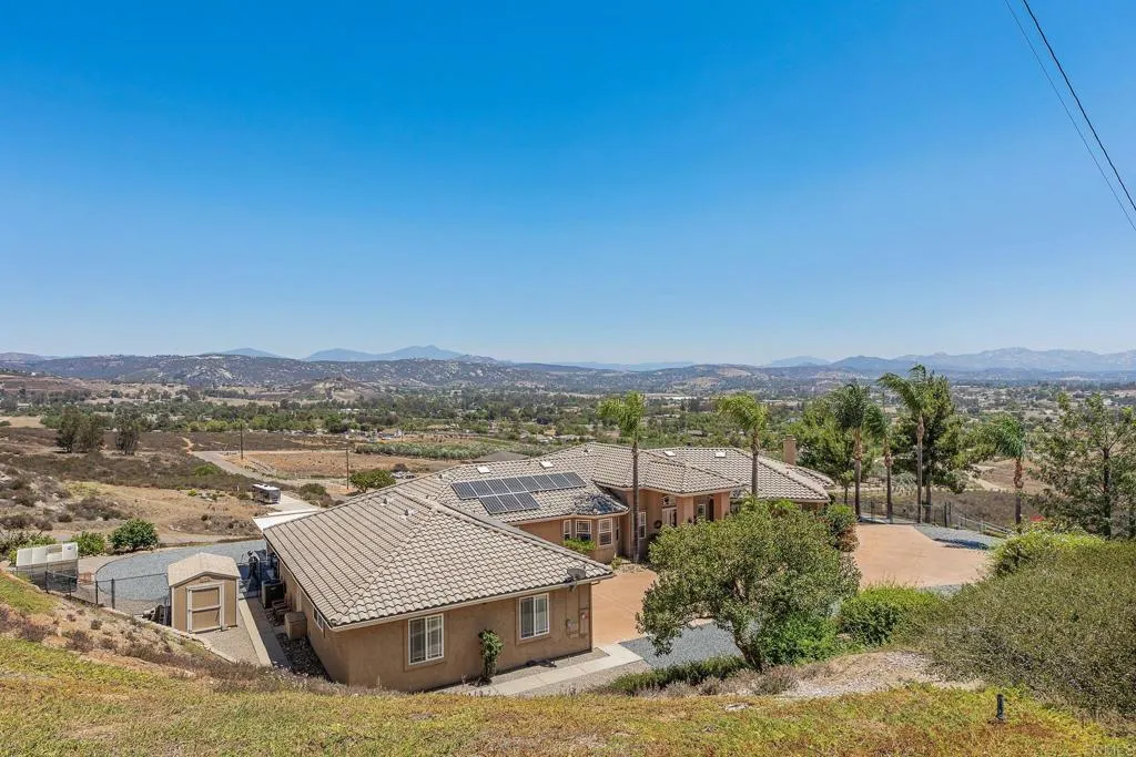 https://cdn.realtyfeed.com/cdn/127/306783086/0e7feaad0e6105649b7fcbb8e8eb853a.webp