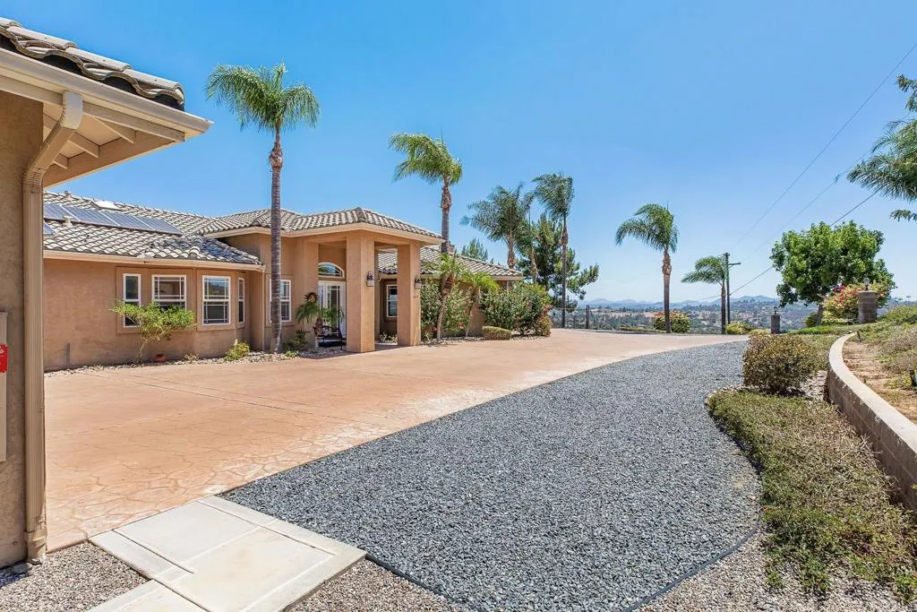 https://cdn.realtyfeed.com/cdn/127/306783086/10db588382ecfd9fdc87e86fe04140c8.webp