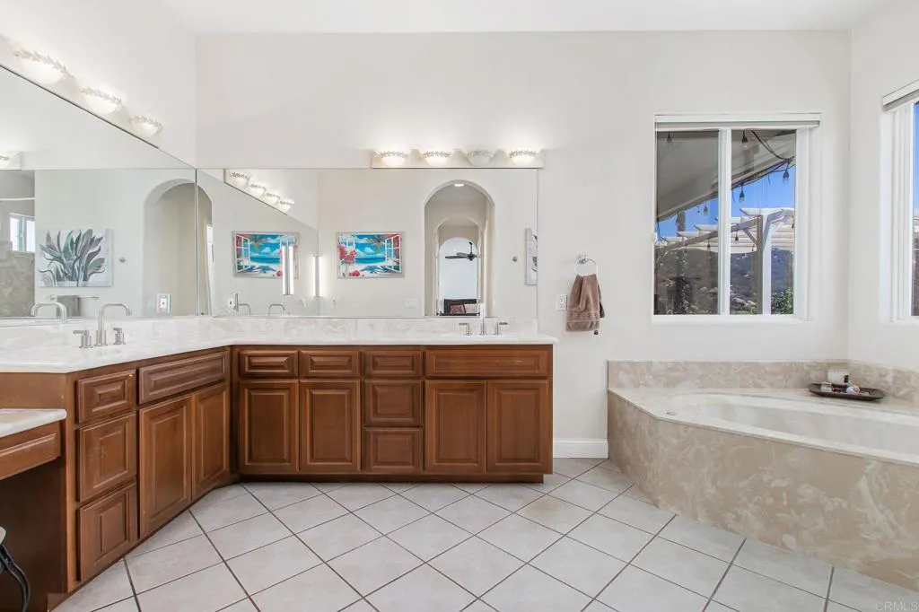 https://cdn.realtyfeed.com/cdn/127/306783086/236662140b5bfc944b2310ebfd3a4fac.webp