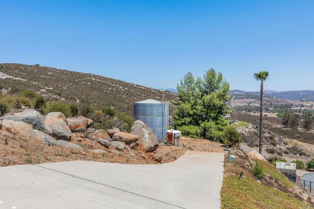 https://cdn.realtyfeed.com/cdn/127/306783086/29c6dcfced37f2b402e8f861ccd3ca91.webp