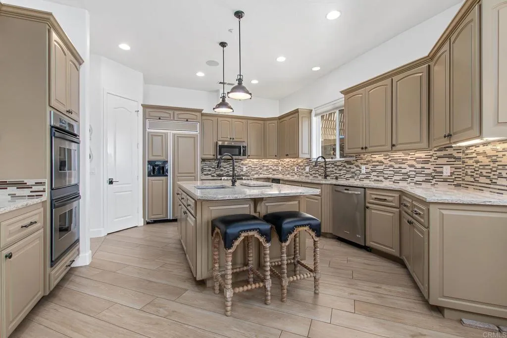 https://cdn.realtyfeed.com/cdn/127/306783086/2e9340ea8905e1152da449e1df609e62.webp