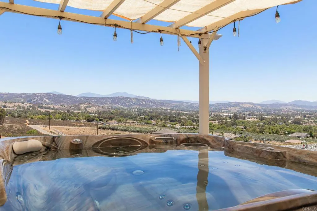 https://cdn.realtyfeed.com/cdn/127/306783086/3abf6a4212fdfafe2a45660d5a6dd1f9.webp