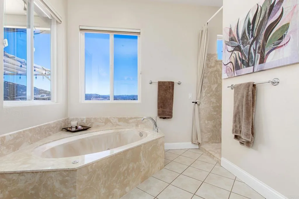 https://cdn.realtyfeed.com/cdn/127/306783086/466342ae9b1eb8d2398fb40f4de7e4f2.webp