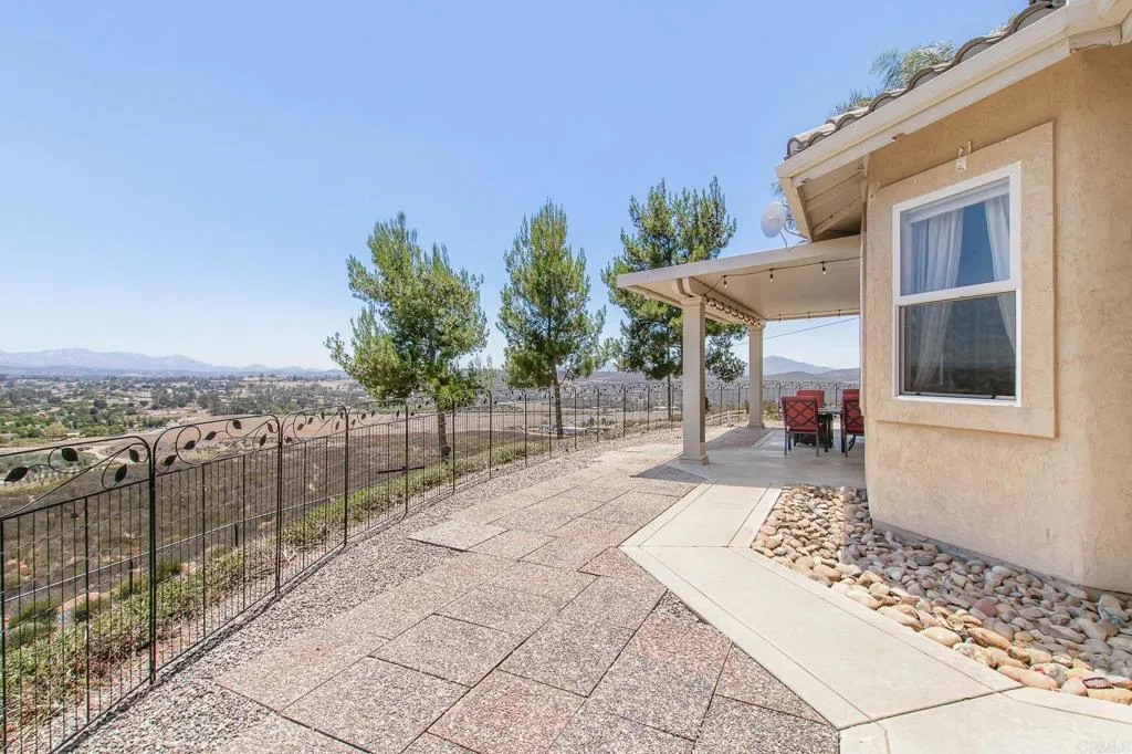 https://cdn.realtyfeed.com/cdn/127/306783086/4bc9a5c0095fbe6b822206e689c6eeef.webp
