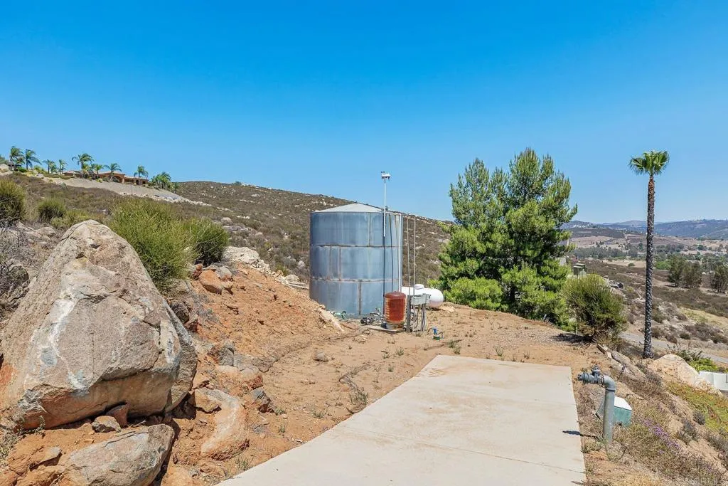 https://cdn.realtyfeed.com/cdn/127/306783086/509801bf8712216359df723c3a753f4a.webp