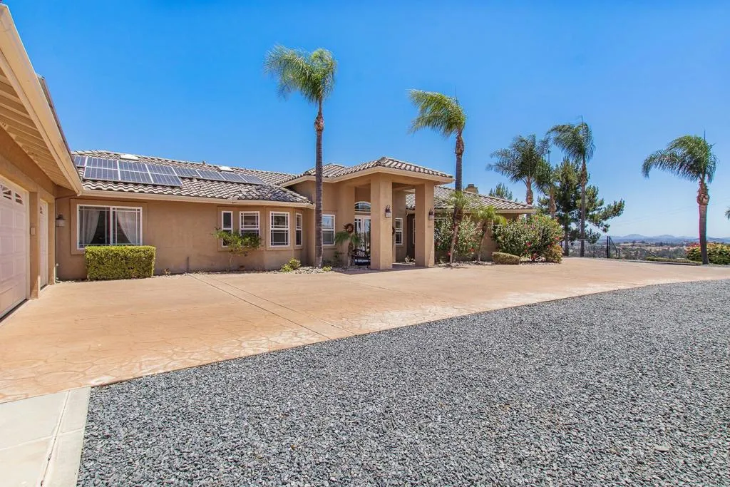 https://cdn.realtyfeed.com/cdn/127/306783086/537ff6554dbf1f5854f5d7c588e75156.webp