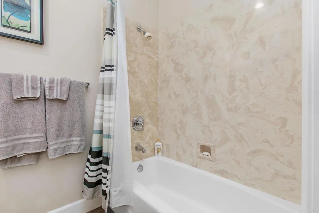 https://cdn.realtyfeed.com/cdn/127/306783086/b01a37078c7d5b7e55c453cdc6b4aff0.webp