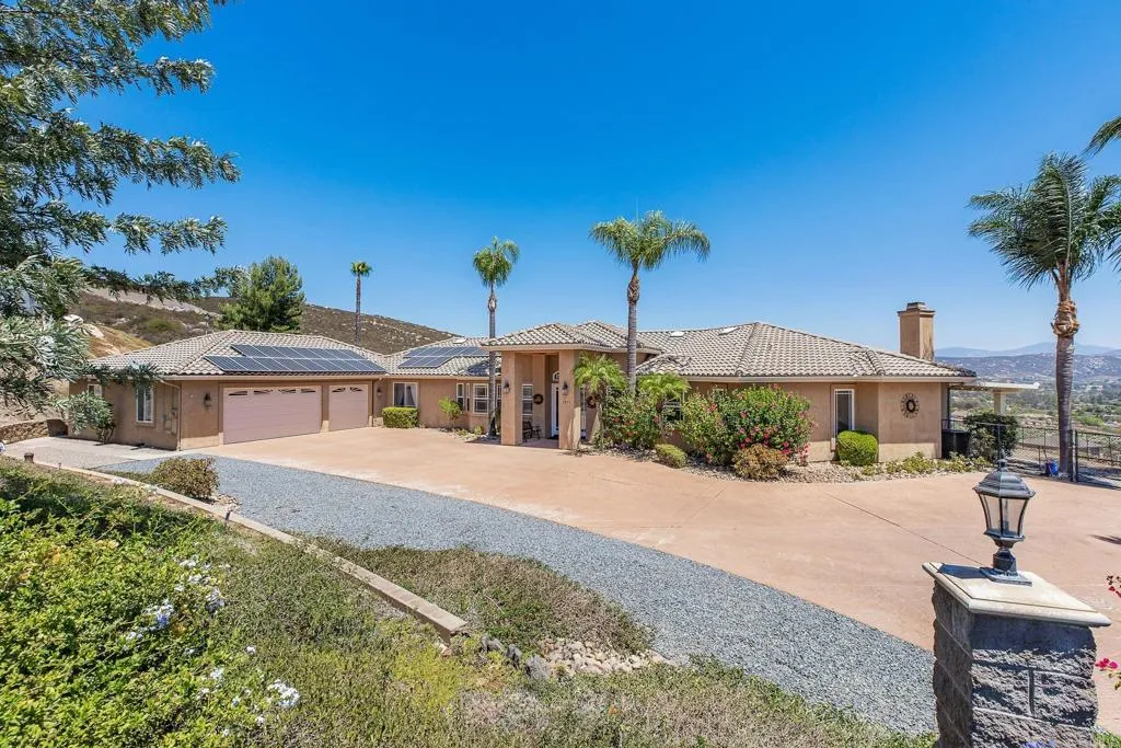 https://cdn.realtyfeed.com/cdn/127/306783086/bd224e28594b64de543ec3f368b10b1b.webp