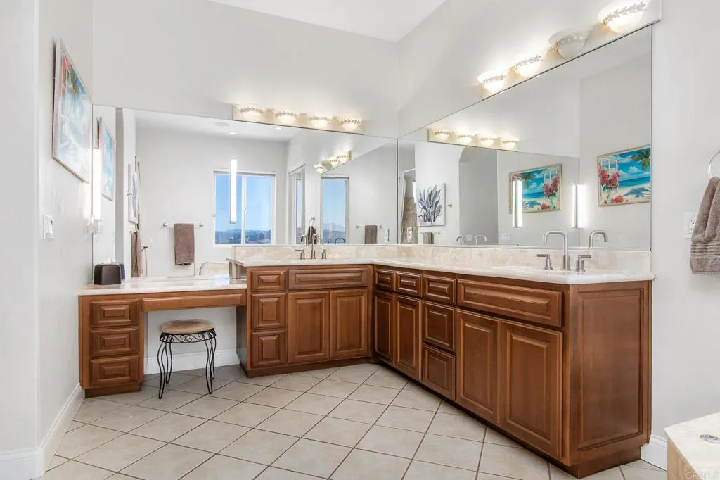 https://cdn.realtyfeed.com/cdn/127/306783086/f90ed80efdad7f65be19adf08e57efb8.webp