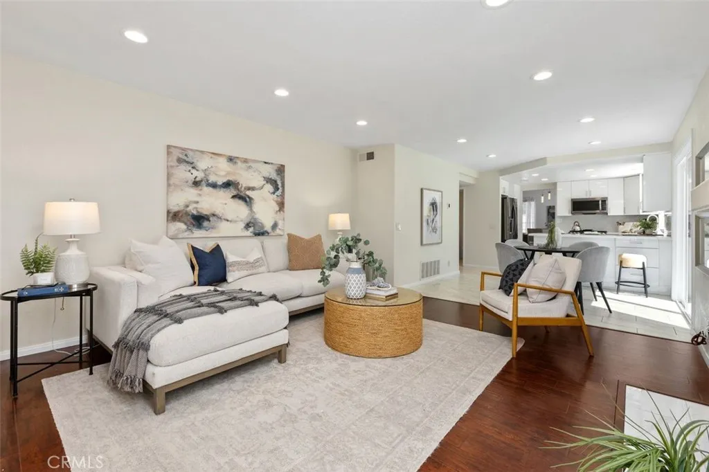 https://cdn.realtyfeed.com/cdn/127/306783115/1e72381023cc192e7c768f6fc712a818.webp