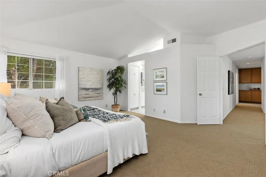 https://cdn.realtyfeed.com/cdn/127/306783115/3413725fd5ea31e2be49da407aa12516.webp