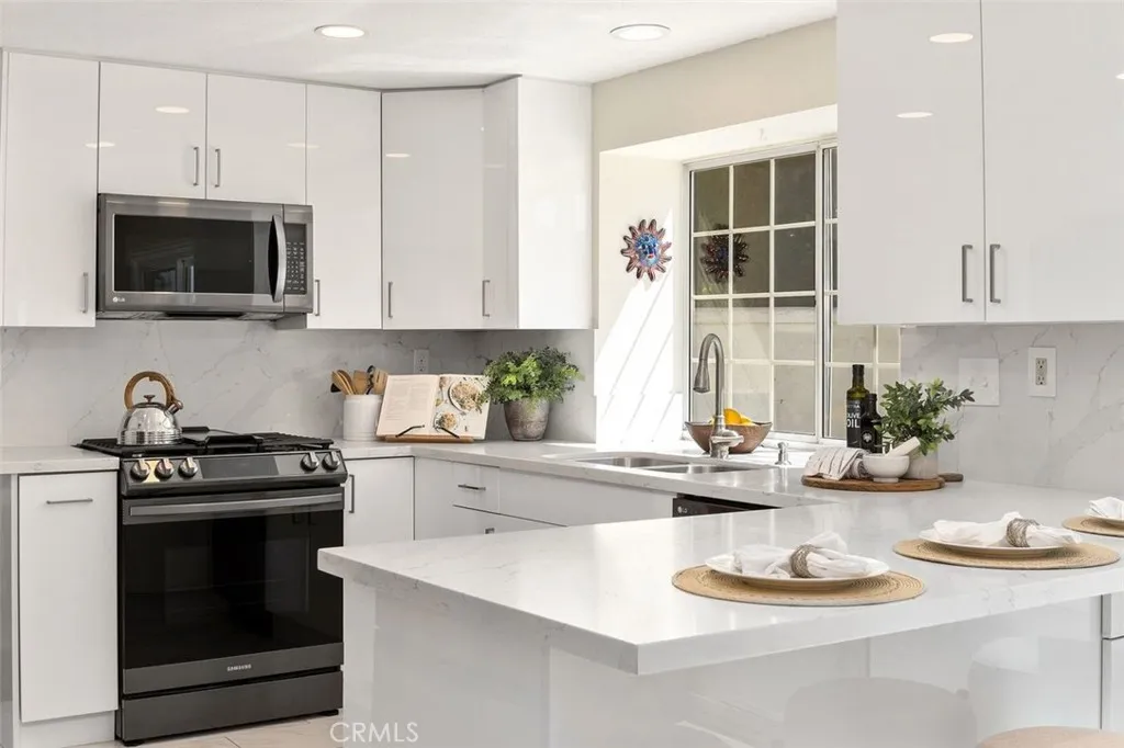 https://cdn.realtyfeed.com/cdn/127/306783115/afb265afd99447072318e764118d8c78.webp