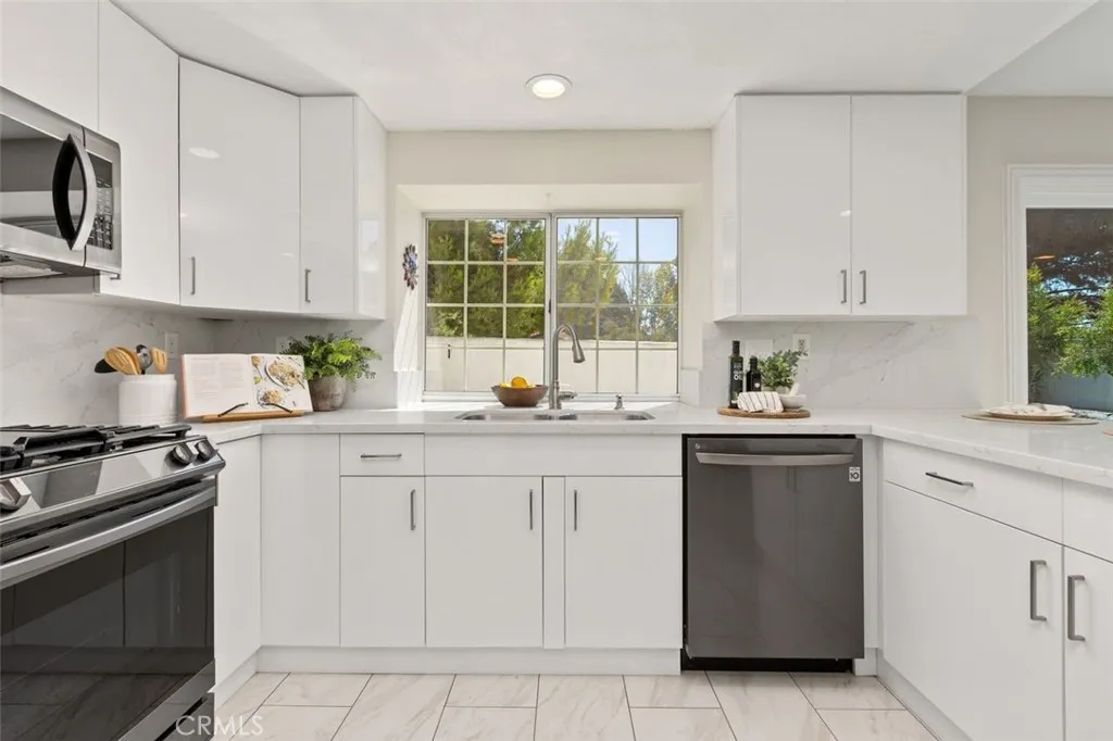 https://cdn.realtyfeed.com/cdn/127/306783115/f363af7c8559b6cf9ca3b9c7c1275bea.webp