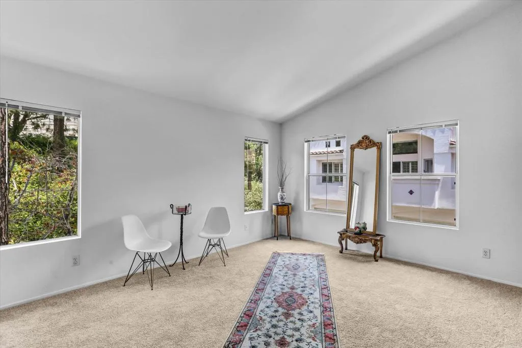https://cdn.realtyfeed.com/cdn/127/306783116/b937156c479c7651587e6825faa68a46.webp