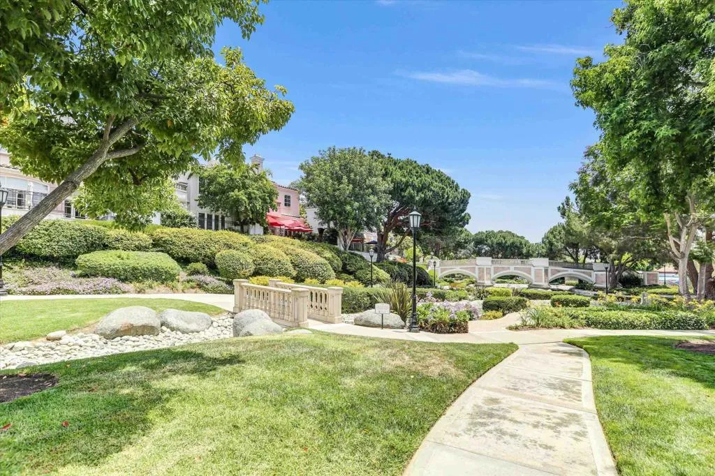 https://cdn.realtyfeed.com/cdn/127/306783116/d061ce6f3d0998d4028f77edfaf85de7.webp