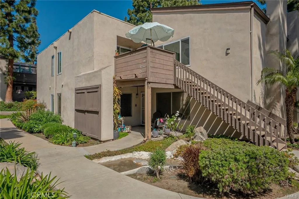 Santa Ana, CA 92701