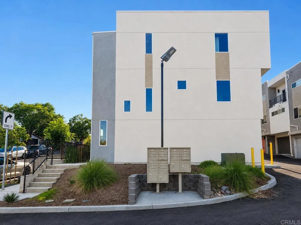 https://cdn.realtyfeed.com/cdn/127/306783142/7aa1b5d85cdd19656fe2a43912d4911c.webp