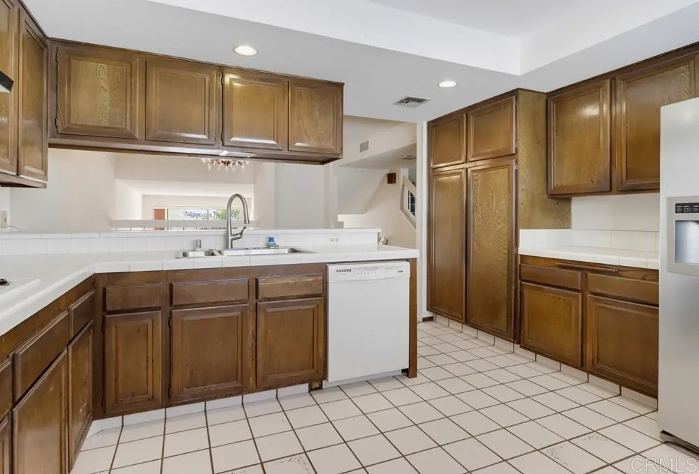 https://cdn.realtyfeed.com/cdn/127/306783280/1975591c5ca5c9556a295dbc58a095c5.webp