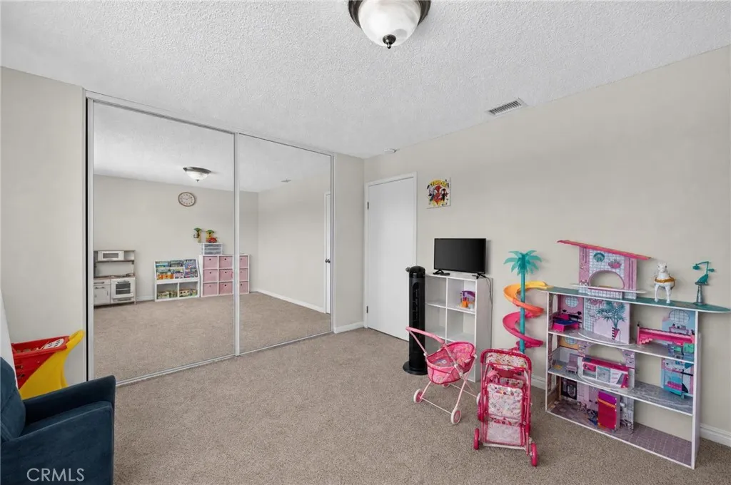 https://cdn.realtyfeed.com/cdn/127/306783287/166bea6384872eed4817bf45e1f93ebf.webp