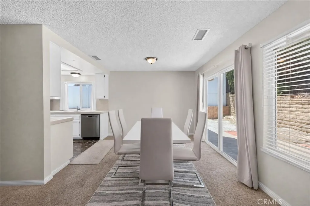 https://cdn.realtyfeed.com/cdn/127/306783287/396a5999cca2de37c05a1e2bdb40c147.webp