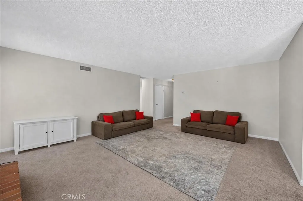 https://cdn.realtyfeed.com/cdn/127/306783287/7d9b8abea7a4f287c266e3738255c5b0.webp