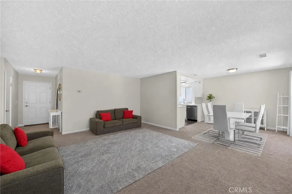 https://cdn.realtyfeed.com/cdn/127/306783287/8ccc03a44d89546502aa3c4868fd5ddd.webp