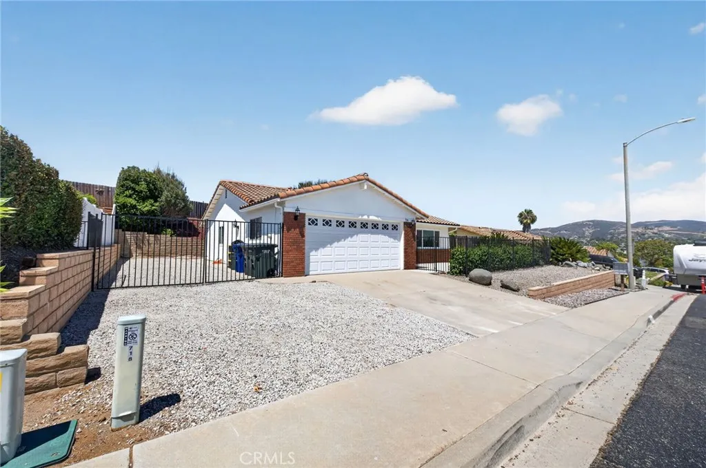 726 Honeydew, Vista, CA 92084 - Photo 4 of 48, Vista, CA