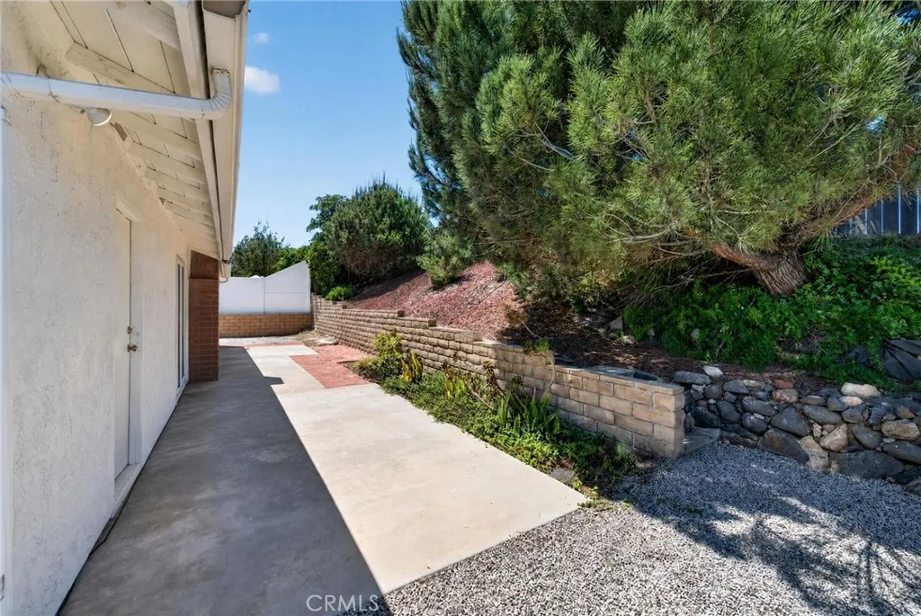 https://cdn.realtyfeed.com/cdn/127/306783287/f2e52c73401969c38ec230cff294e146.webp