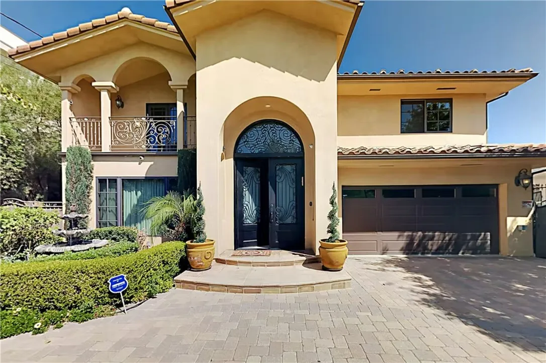North Hollywood, CA 91606
