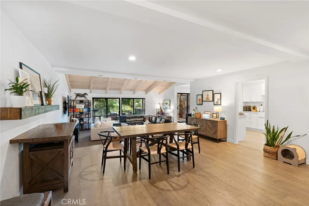 Calabasas, CA 91302