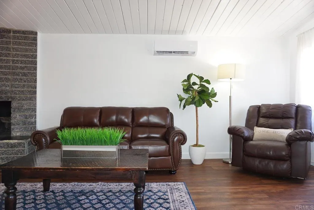 https://cdn.realtyfeed.com/cdn/127/306783405/27cecc983177e3e36a425576351d2ed6.webp