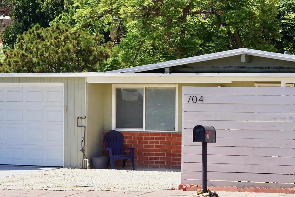 704 Galopagos St., Spring Valley, CA 91977 - Photo 2 of 28, Spring Valley, CA