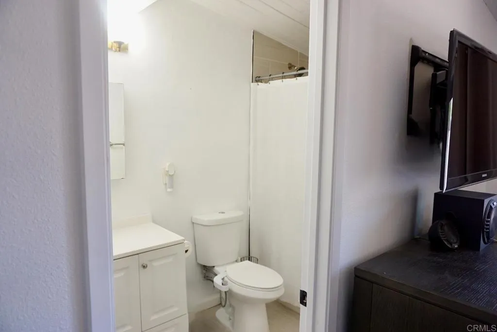https://cdn.realtyfeed.com/cdn/127/306783405/fa0e855e24673d29477bee65a6307a00.webp