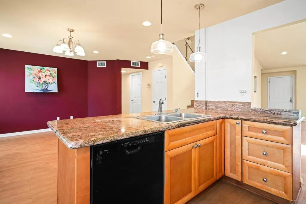 https://cdn.realtyfeed.com/cdn/127/306783440/ed1ea20d20b0449d2887f07d5a5675bc.webp